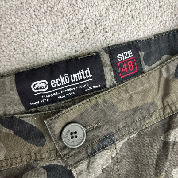 Ecko Unltd Army Green Camo Utility Cargo Shorts Men's Size 48 - Picture 2 of 7